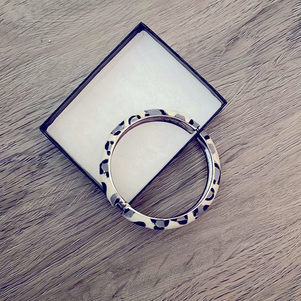 5/$25 Vintage Express Hinge Cuff Bracelet Silver, Cream, Black, Purple & Grey GC